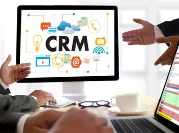 Conexiones del sistema de almacén de datos con los sistemas de ERP y CRM