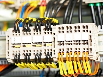 Montaje de instalaciones eléctricas en edificios de viviendas