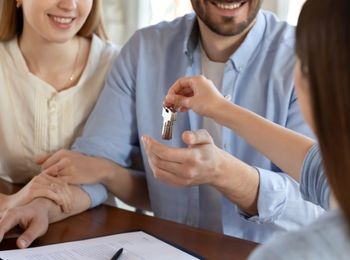 Contratos de arrendamiento inmobiliario