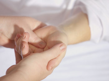 Intervención en la atención a las personas dependientes y su entorno en instituciones