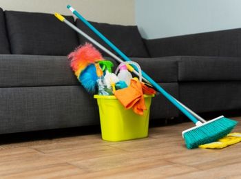 Realización de las operaciones de aprovisionamiento, control e inventario de existencias en el área de pisos