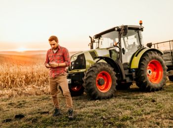 Operaciones de mantenimiento de las máquinas agrícolas de accionamiento y tracción