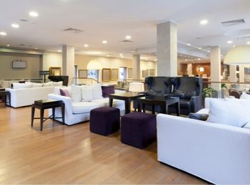 Planificación del espacio en función de maquinaria y equipos del área de pisos, zonas comunes, lavandería y lencería en alojamientos