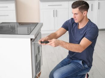 Técnicas de ajuste y puesta en funcionamiento de los electrodomésticos de gama industrial