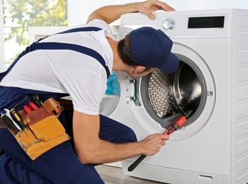 Técnicas de mantenimiento correctivo en electrodomésticos de gama blanca