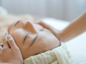 Higiene e hidratación de la piel del rostro y cuerpo