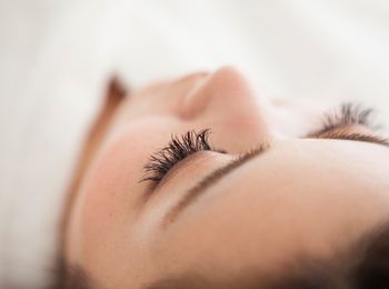 Análisis y selección de medios para los cuidados estéticos de higiene e hidratación facial y corporal