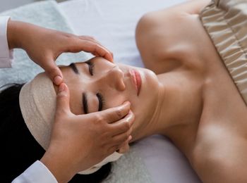 Cosméticos empleados en las técnicas de higiene, hidratación, maquillaje y depilación