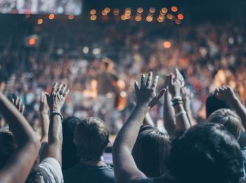 Gestión y contratación de espacios, medios y personas para eventos