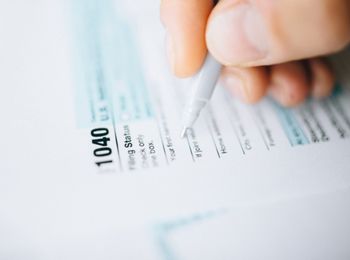 Los procedimientos de carácter tributario en vía administrativa