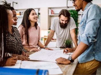 Organización de las actividades de asistencia a la dirección proyectando la imagen corporativa. Traducción y comprensión oral y lectora en lengua inglesa