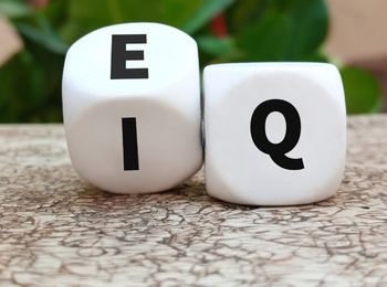 Escucha activa, empatía y asertividad